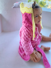 Load image into Gallery viewer, Pink princess hooded bathrobe