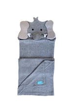 Load image into Gallery viewer, Elephant hands free towel