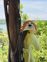 Load image into Gallery viewer, Lion hooded bathrobe