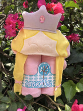 Load image into Gallery viewer, Princess hands free towel