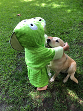 Load image into Gallery viewer, Crocodile hooded bathrobe
